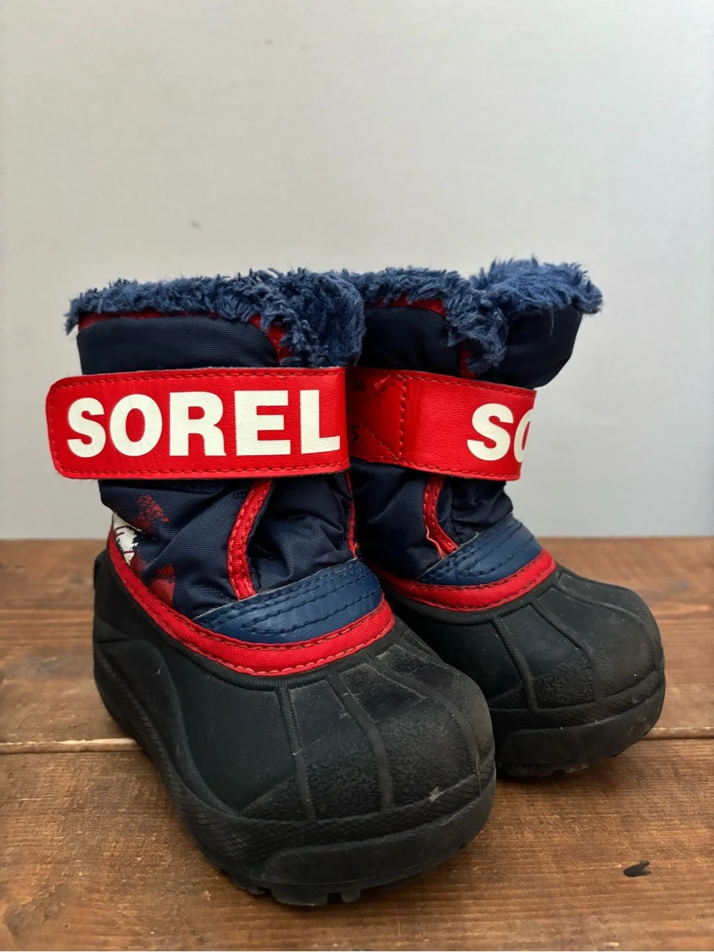 Sorel Snow Commander Kids' Navy and Red Winter Boots Size 5